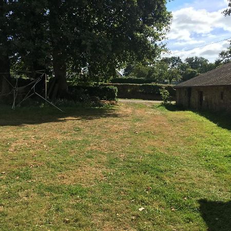 La Roulotte Chainoux Bains-sur-Oust Eksteriør bilde